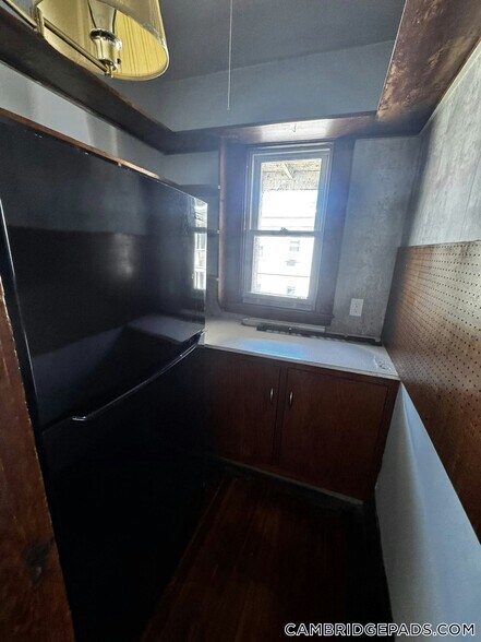 Building Photo - 32 Cedar St