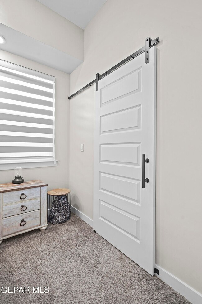 Building Photo - 620 Paseo Modesto Dr
