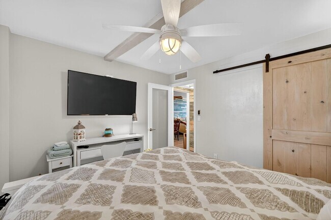 Building Photo - 10680 S Ocean Dr