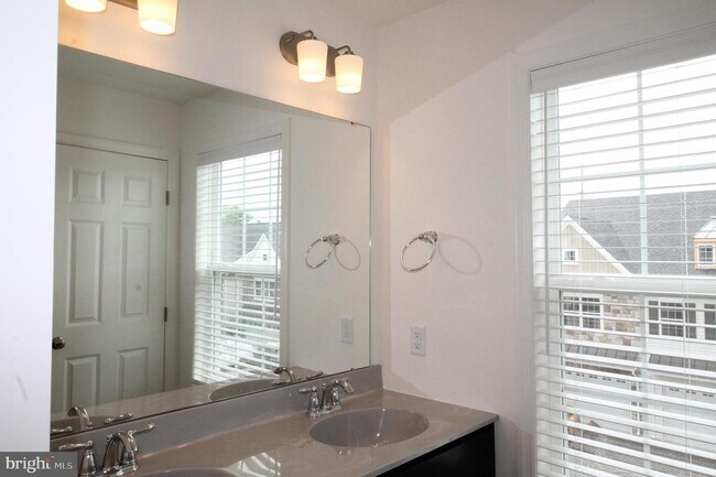 Building Photo - 2445 Spring Water Cir
