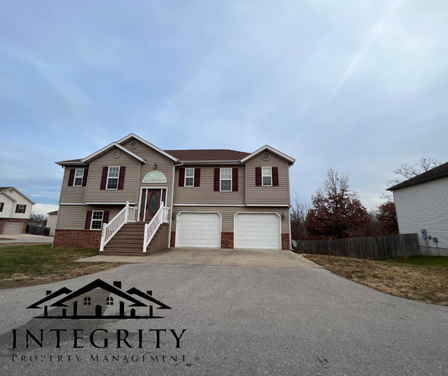 Primary Photo - Fenced home close to West Gate of FLW!