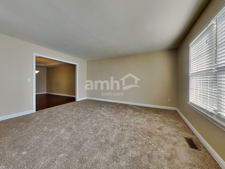 Building Photo - 2016 Winter Hvn