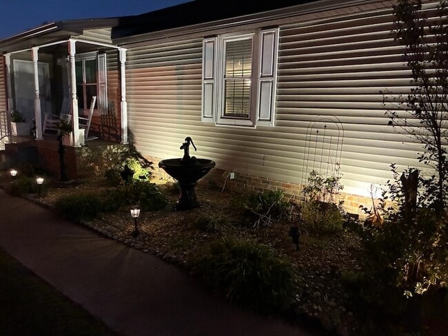 Building Photo - 808 Water View Terrace