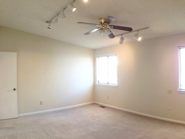 Building Photo - 5436 Chatham Lake Dr