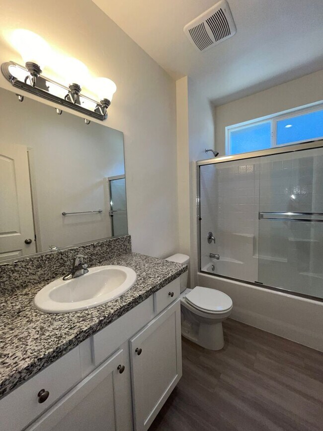 Building Photo - 4214