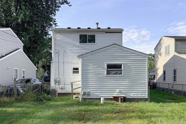 Building Photo - 26137 Superior Rd