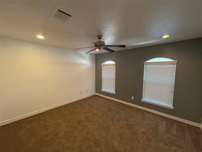 Building Photo - 3710 Sherwood Ln