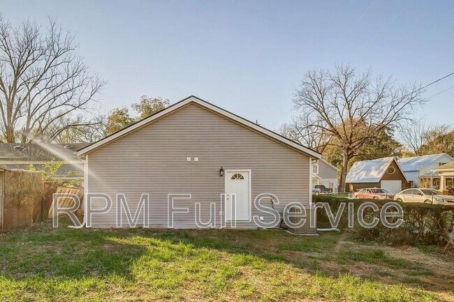Building Photo - 662 Courtland St