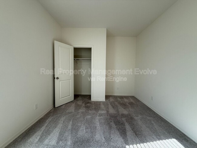 Building Photo - 4710 N 194th Dr