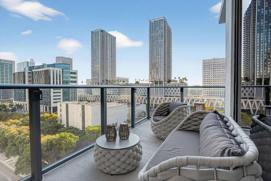 Building Photo - 11 NE 6th St