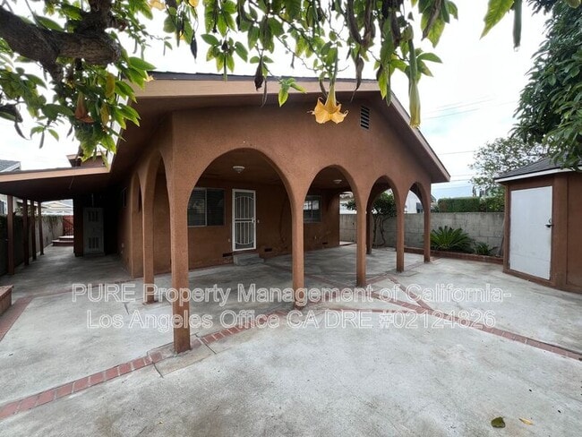Building Photo - 21409 Dolores St