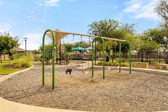 Building Photo - 10513 Defender Trl