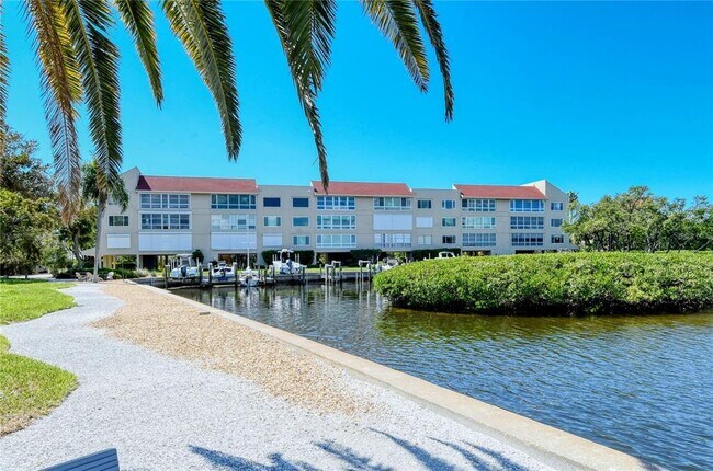 Building Photo - 4780 Gulf of Mexico Dr