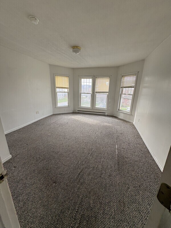 Building Photo - 900 Highland Ave