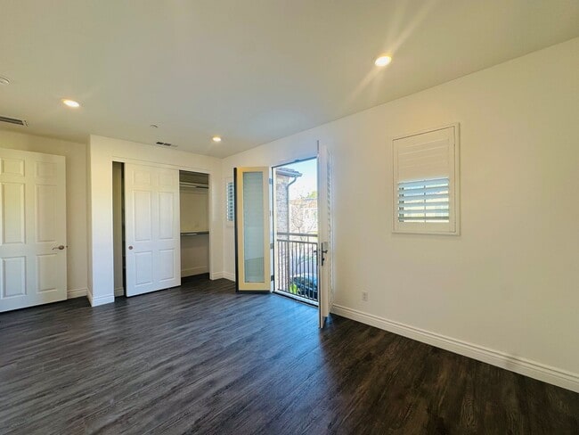 Building Photo - Luxury Estate in Exclusive Gated Community of Orchard Hills