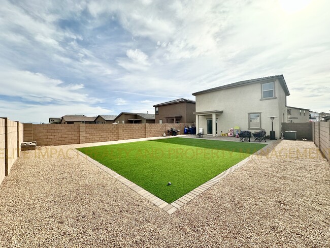 Building Photo - 7064 W Vineridge Dr