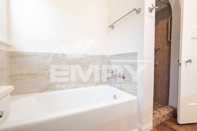 Building Photo - Remodeled 3 Bed 1 Bath Spanish-Style Gem for Rent
