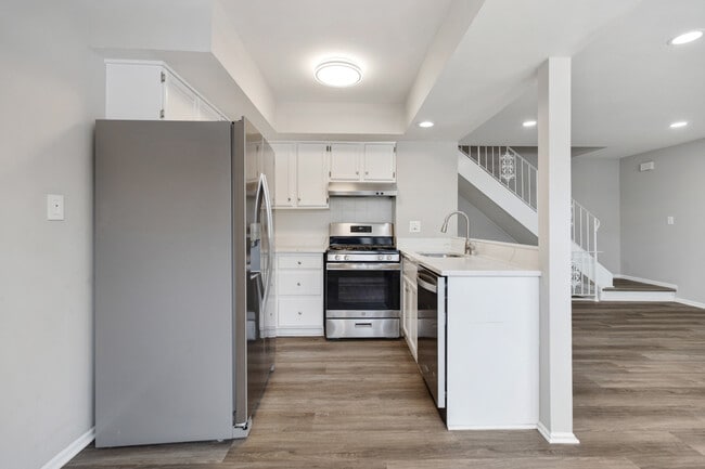 Building Photo - 262 W Inverrary Ln