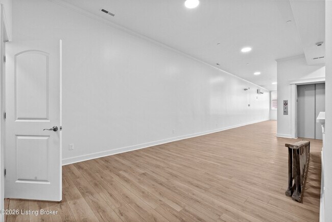 Building Photo - 540 S 4th St