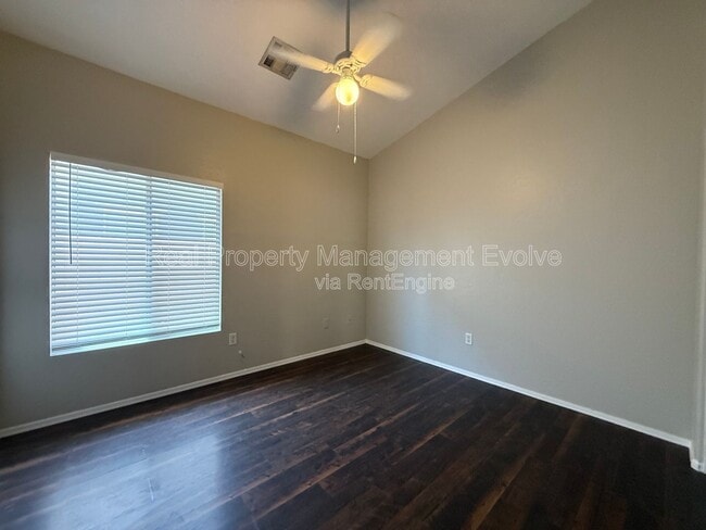 Building Photo - 13444 W Rhine Ln