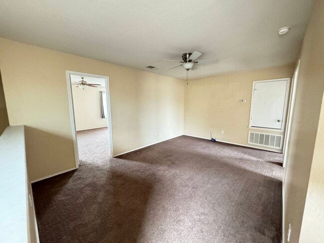 Building Photo - 813 Draco Dr
