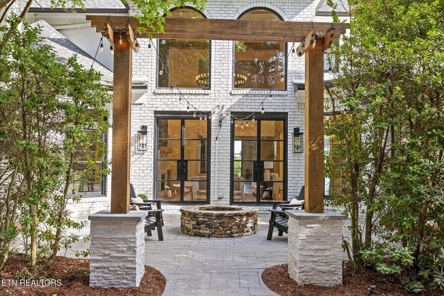 Building Photo - 1103 Centennial Dr