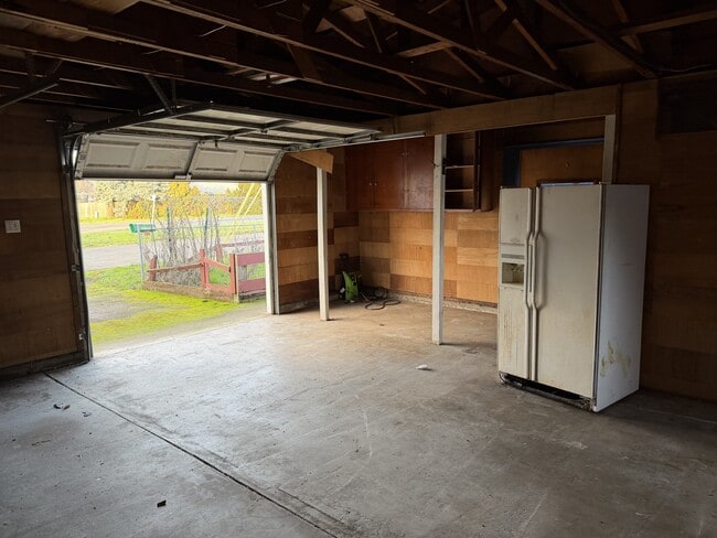 Building Photo - 3525 River Rd