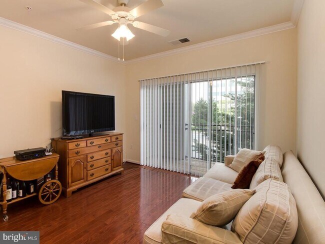 Building Photo - 12941 Centre Park Cir