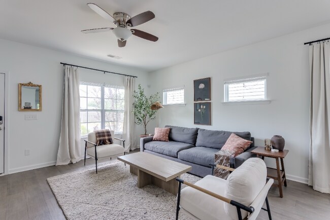 Building Photo - 316 Autumn Mist Dr