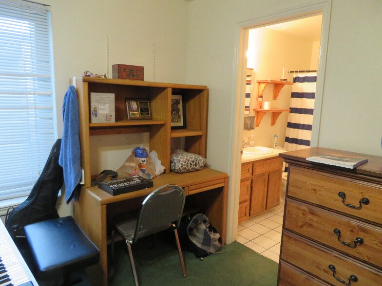 Building Photo - 744 E 750 N St