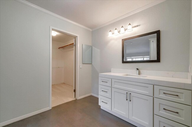 Building Photo - 39191 Argonaut Way