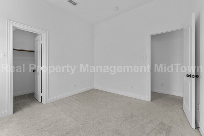 Building Photo - 4106 Horseshoe Ln