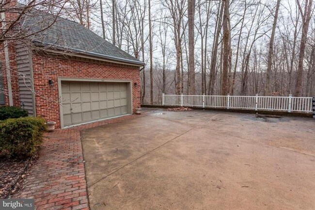 Building Photo - 5147 Cannon Bluff Dr