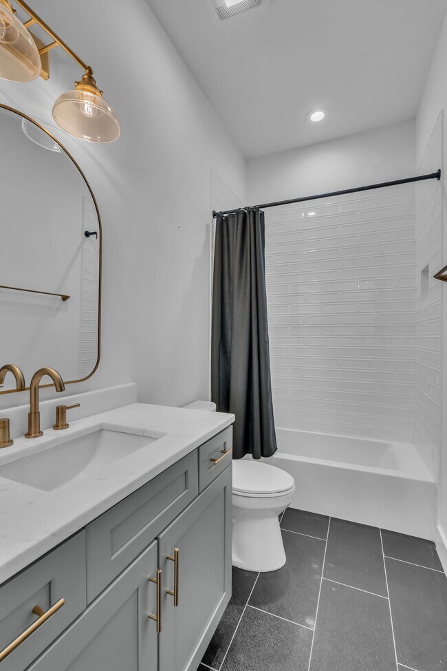 Building Photo - 2312 Buchanan St