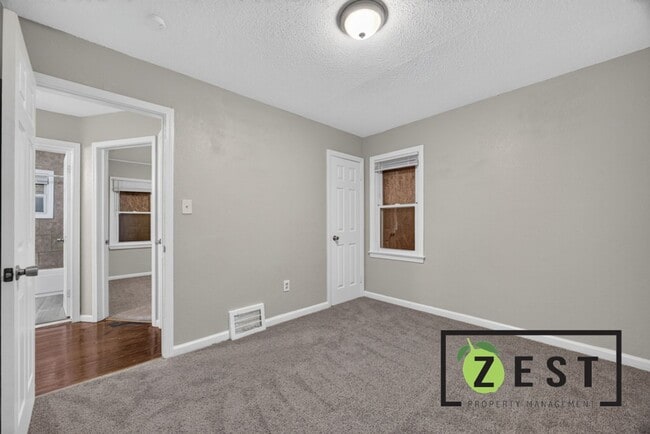 Building Photo - Charming 3 Bedroom home in Detroit Thursday August 6, 2026 @ 7:15p-7:45p