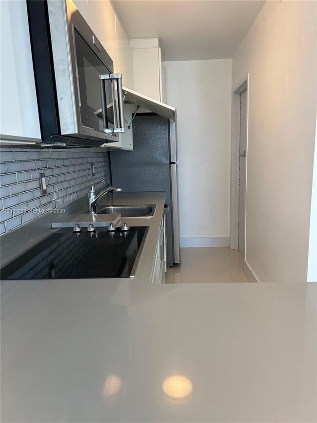Building Photo - 1255 Collins Ave