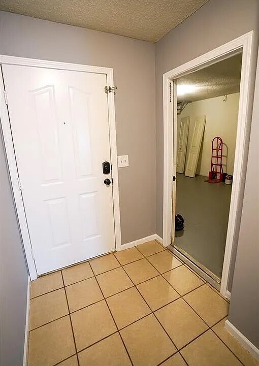 Building Photo - 853 E 167th Ct