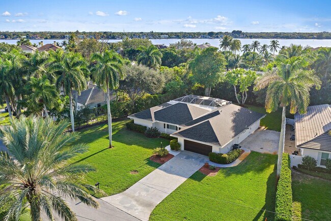 Building Photo - 18799 Rio Vista Dr