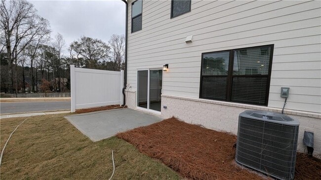 Building Photo - 1732 Harper Lily Ln