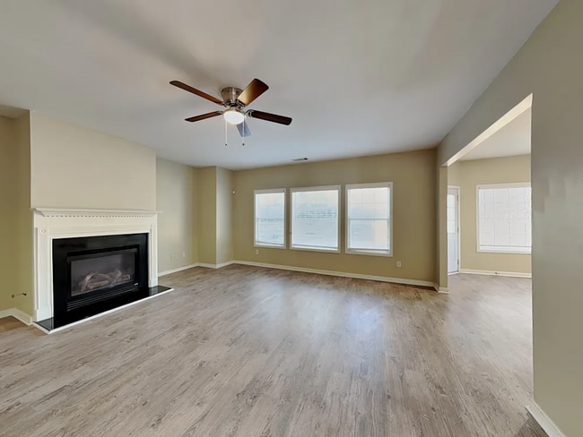 Building Photo - 2095 Somerset Pl SE