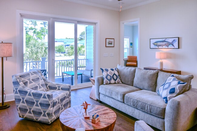 Building Photo - 1013 Marsh Vw Dr