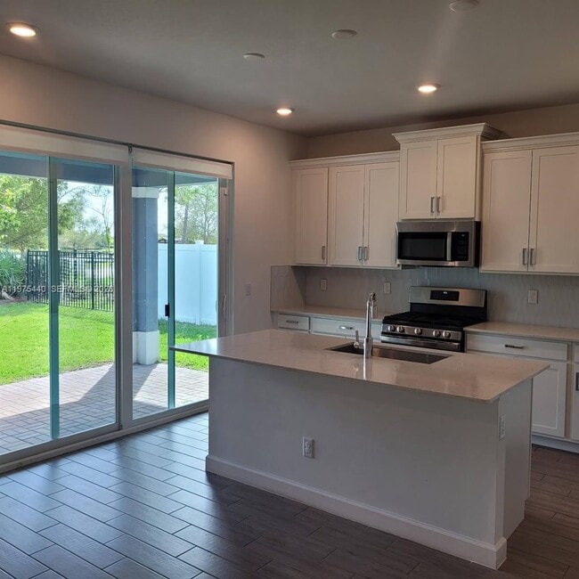 Building Photo - 1200 Sterling Pine Pl