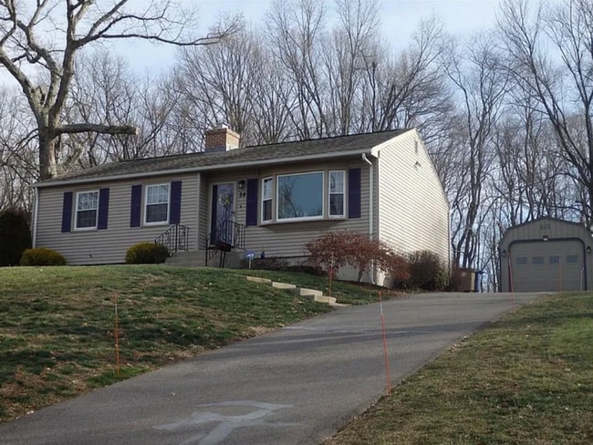 Building Photo - 54 Country Ln