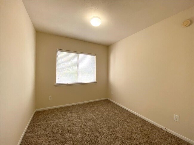 Building Photo - 3643 Windmill Village Dr