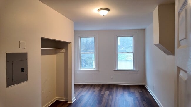 Building Photo - Renovated 3-Bed Gem Minutes to UC & Downtown – Bright, Clean, and Move-In Ready!