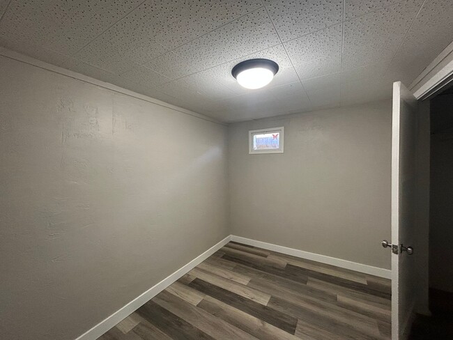 Building Photo - 3 Bedroom 1.75 Bathrooms House in Springvi...