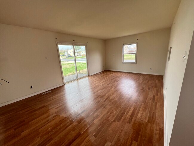 Building Photo - 16 Glyn Dr
