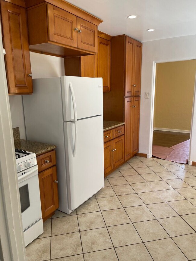 Building Photo - ONE TIME RENTAL - CHARLOTTE