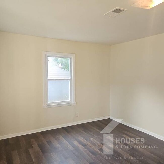 Building Photo - 44 Bagwell Cir