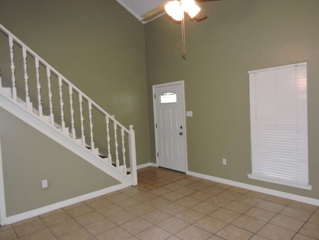 Building Photo - Great Stumberg Ridge Garden Home 2BR/2.5 Baths